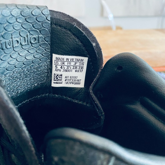 Adidas - black suede high top sneakers size 5 US - 37.5 - Picture 5 of 6